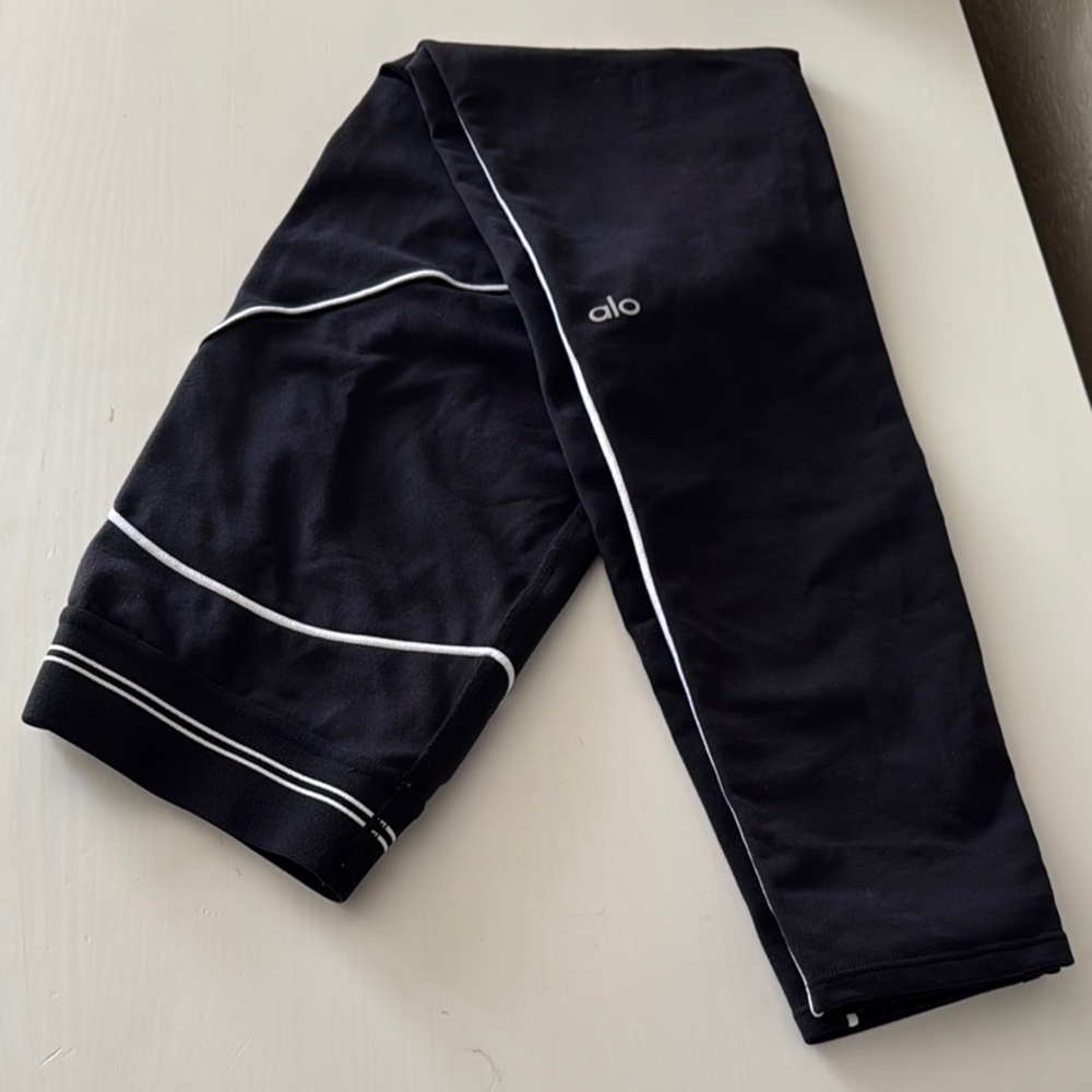 Alo Airbrush High-Waist Heart Throb Legging